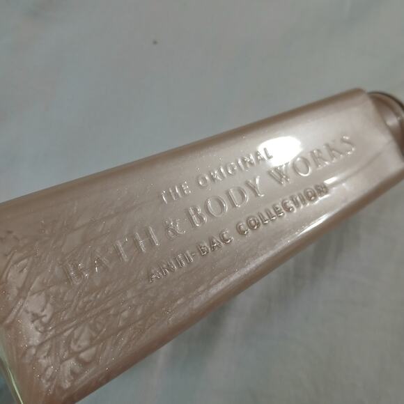 Bath & Body Works Frosted Orange Spice Holiday Traditions Moisturizing Hand Soap - Picture 3 of 10